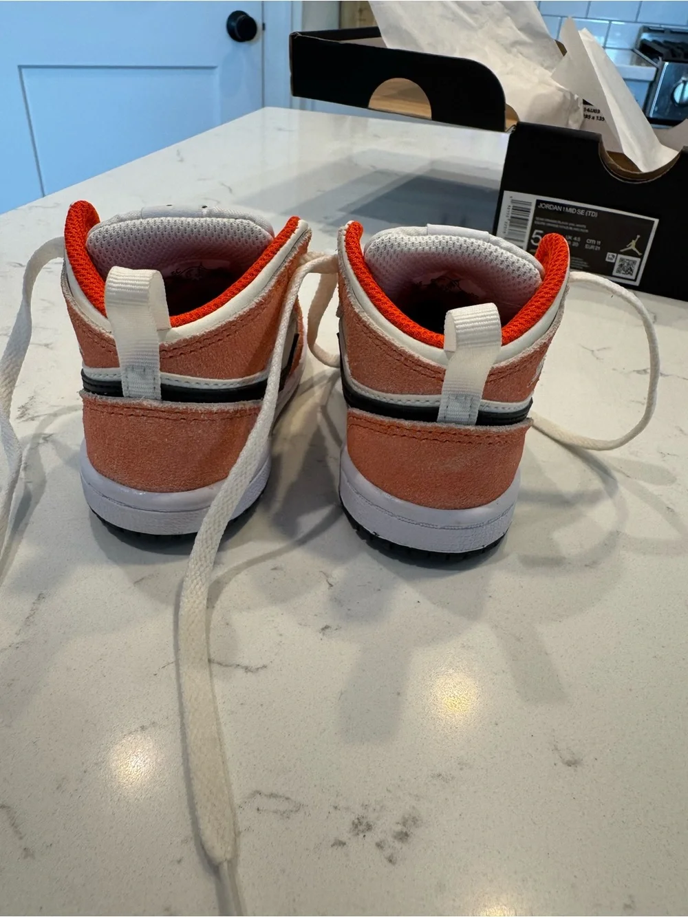 Jordan nike mid
